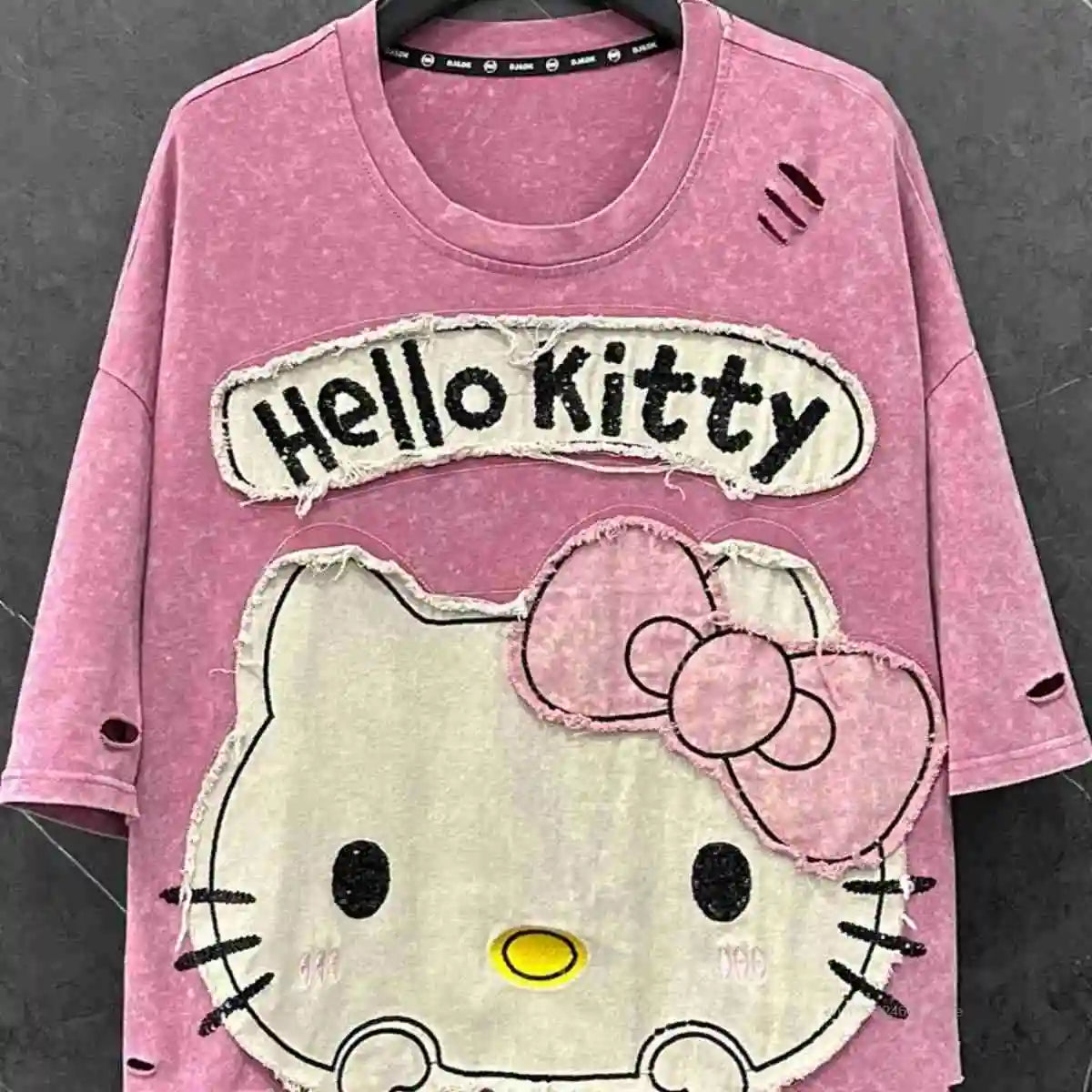 Camiseta Hello Kitty Y2K Destroyed
