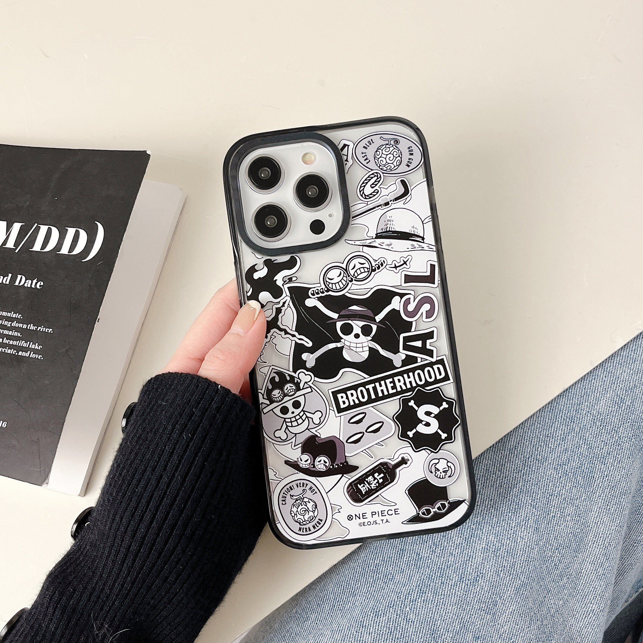 Capinha One Piece Stickers (iPhone)