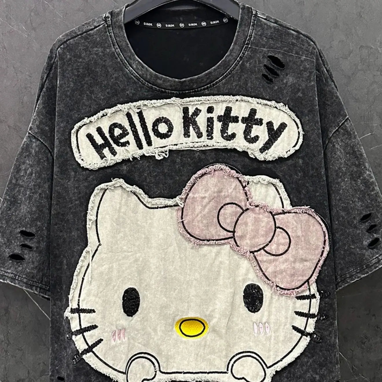 Camiseta Hello Kitty Y2K Destroyed