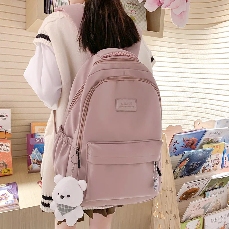MOCHILA SIMPLES ESCOLAR + CHAVEIRO FOFO