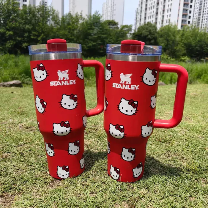 COPO TÉRMICO HELLO KITTY 2.0 | 1,18L - EDIÇÃO LIMITADA